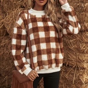 🔥MOVING SALE🔥 Gingham Pattern Teddy Sweatshirt